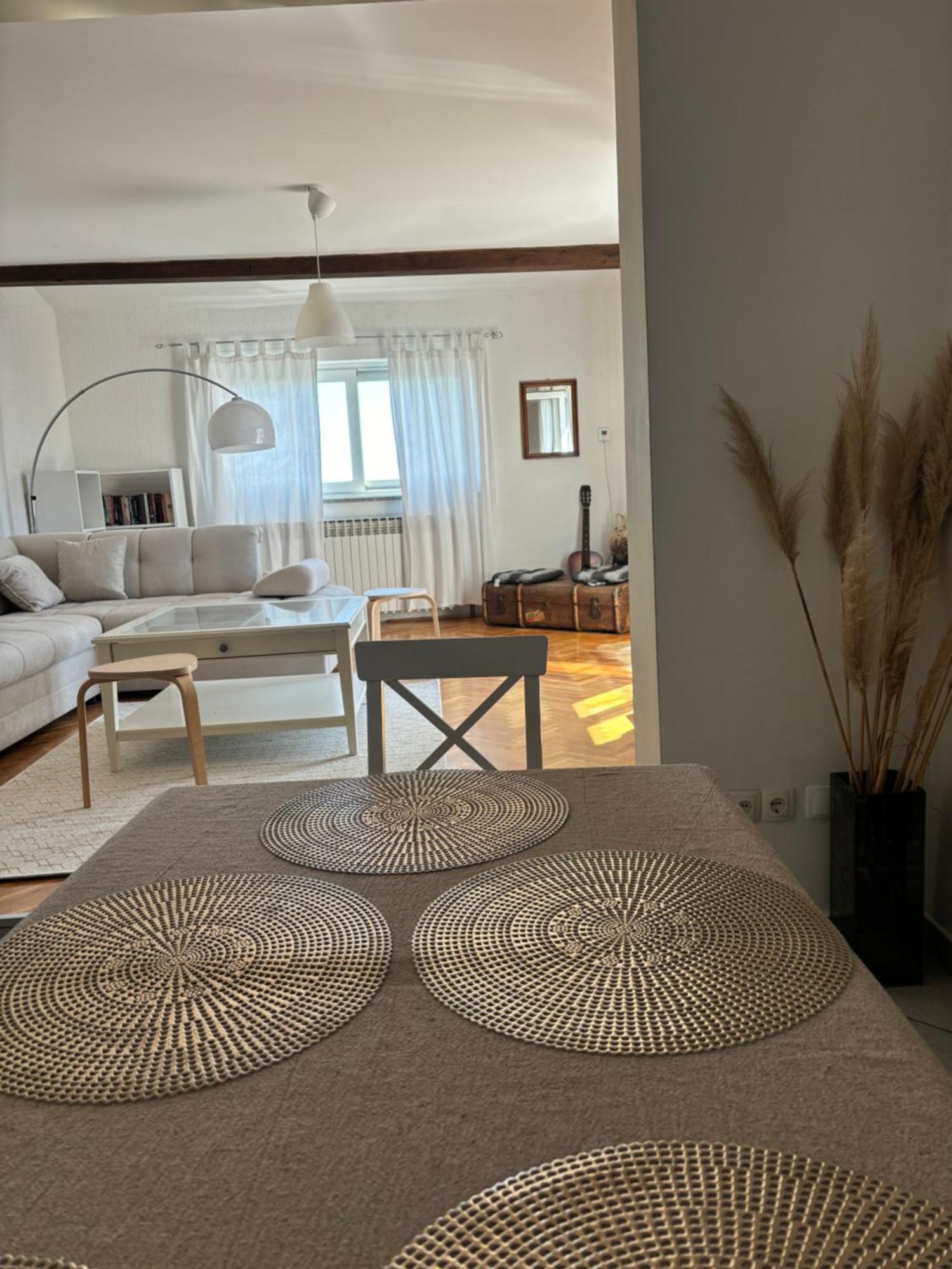House Demaro Apartment มาทุลยี ภายนอก รูปภาพ