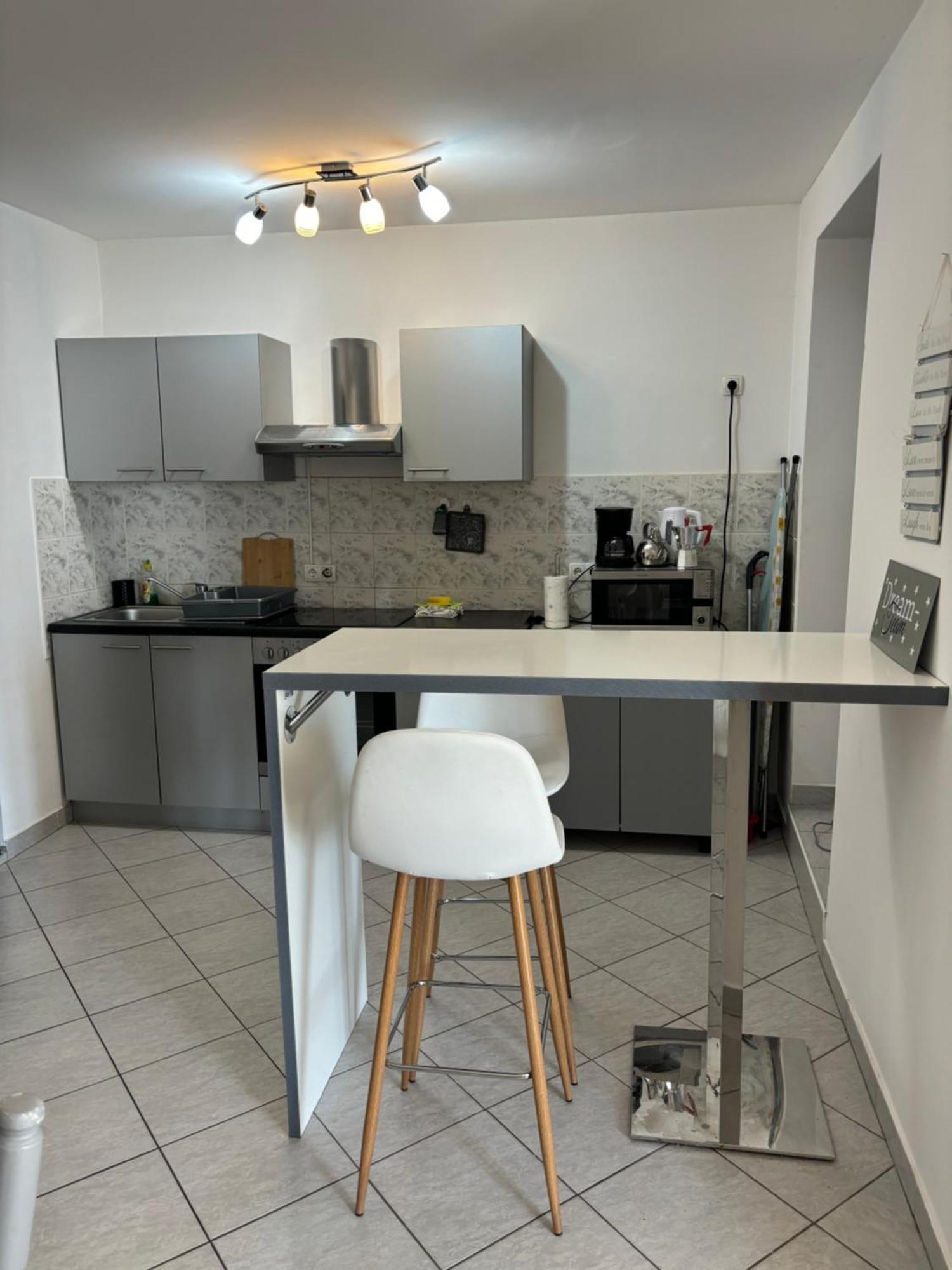House Demaro Apartment มาทุลยี ภายนอก รูปภาพ